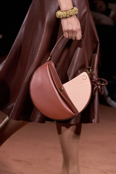 Look 70